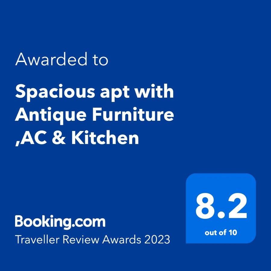 Spacious Apt With Antique Furniture ,Ac & Kitchen Calcutta Exteriör bild